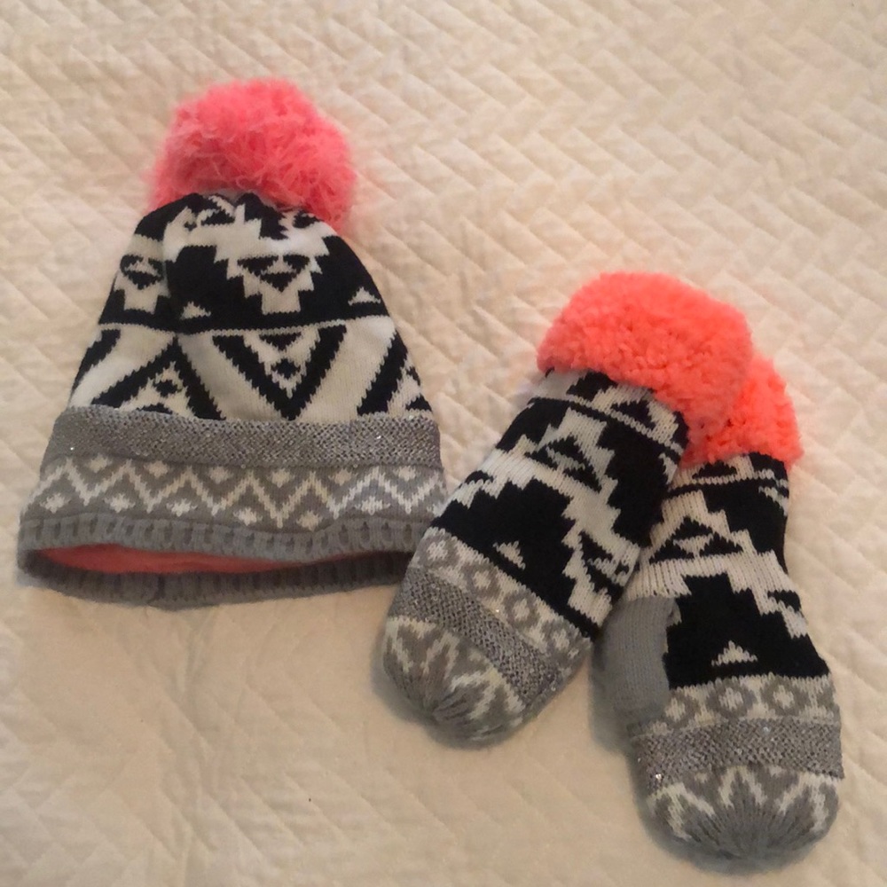Cat and Jack Girls hat and mittens, hat is EUC and mittens are NWT
